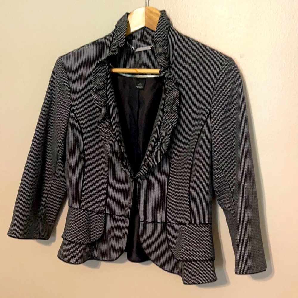 White House Black Market WHBM Size 4